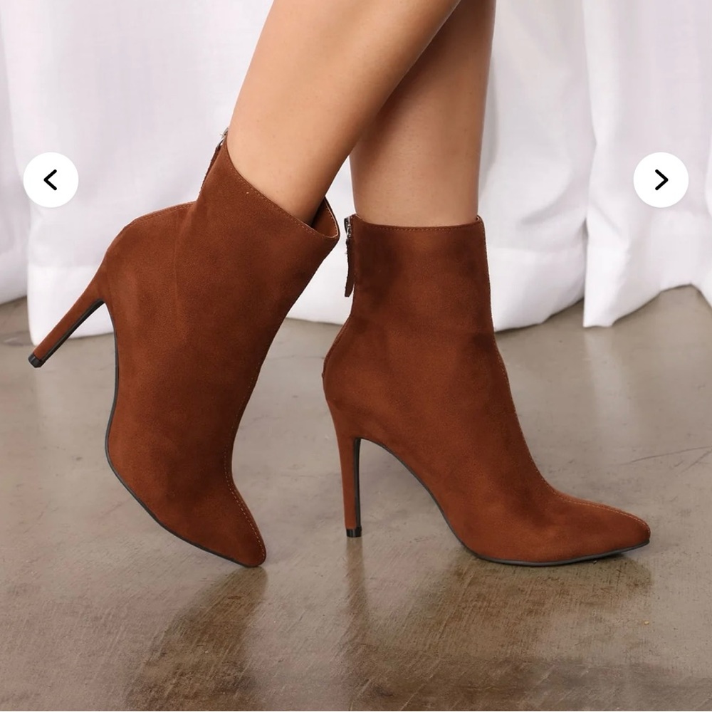 Elegant Brown Suede Ankle Boots NEW